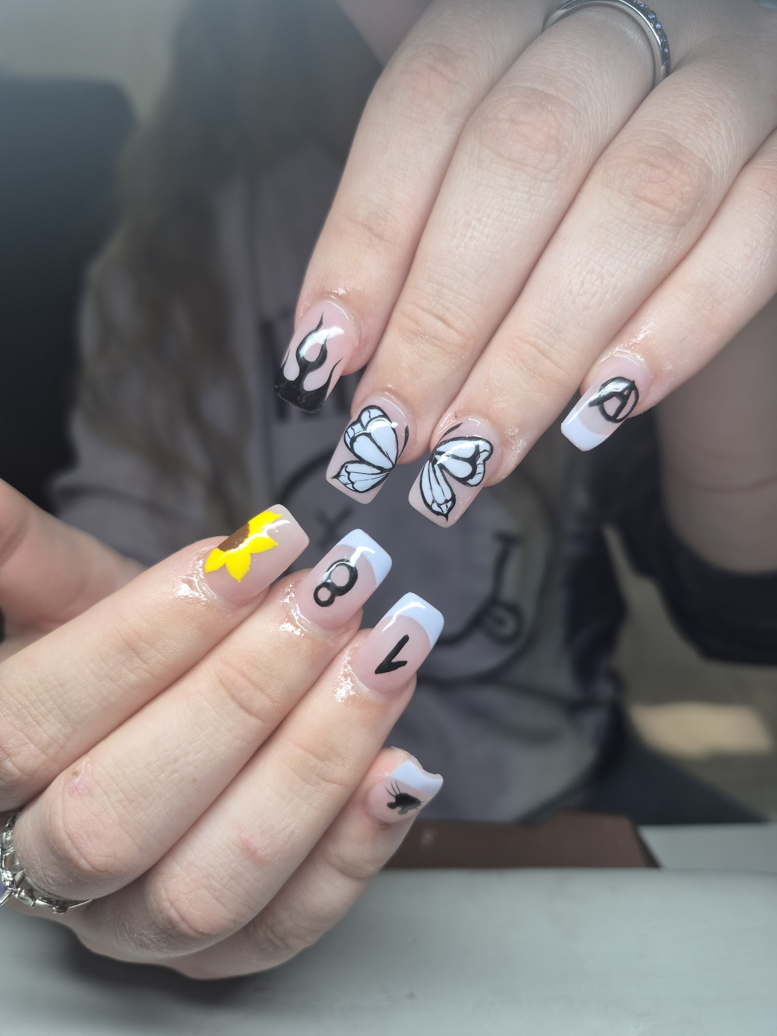 Sunflower nails nail photo 5